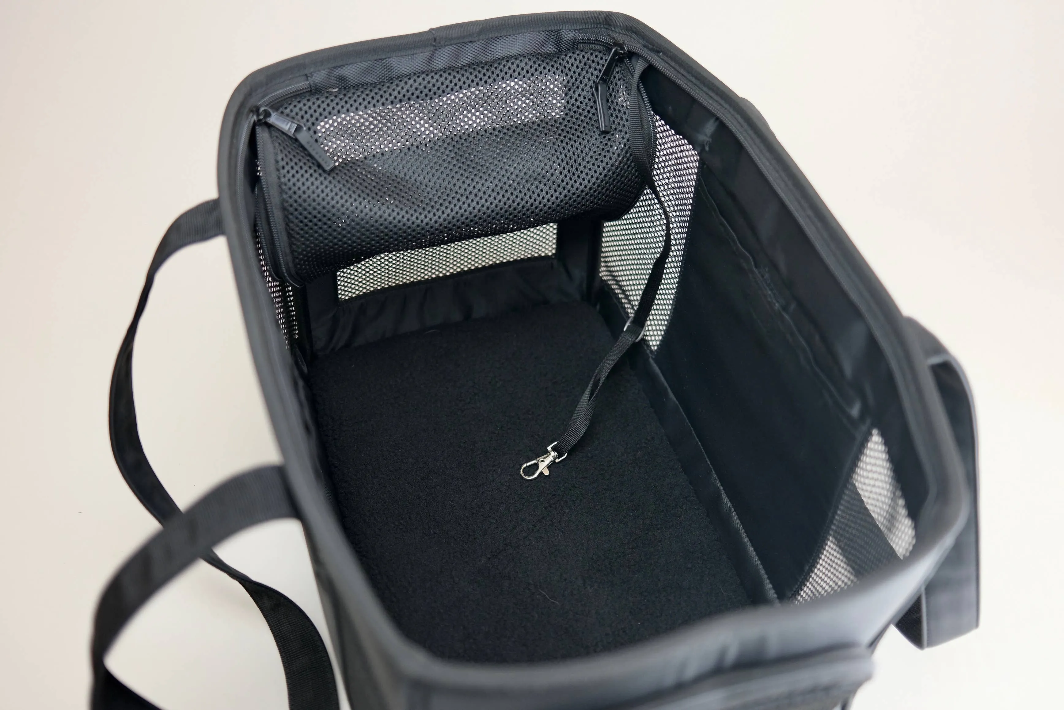 All-Black Pet Travel carrier