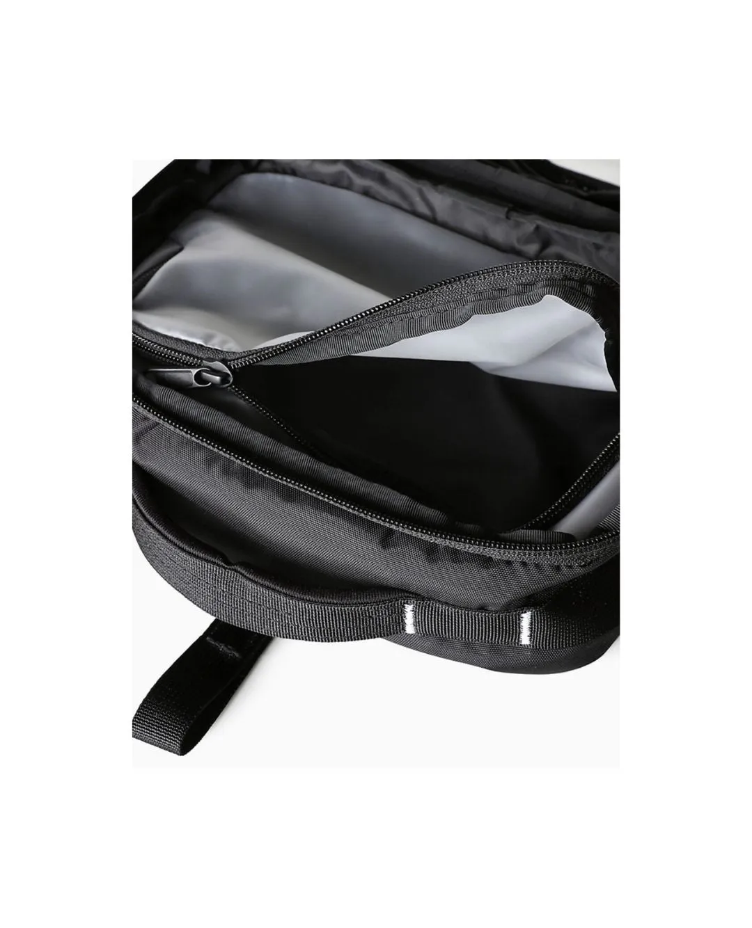 Base Camp Voyager  Dopp Kit