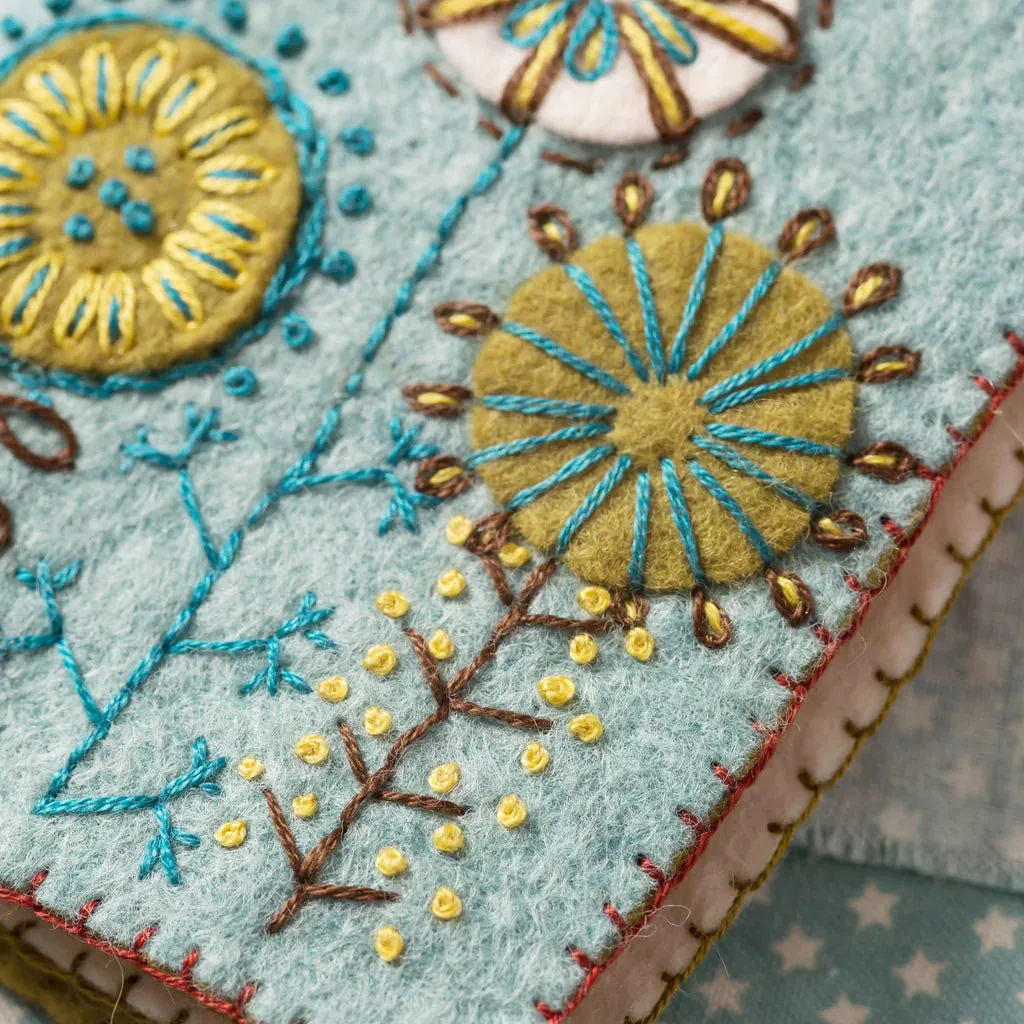 Corinne Lapierre - Mini Felt Craft Kit Needle Case