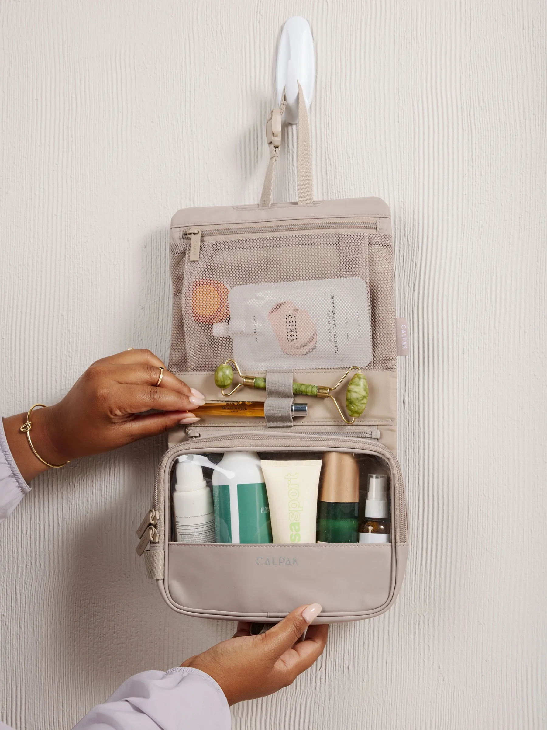 Fit Hanging Dopp Kit